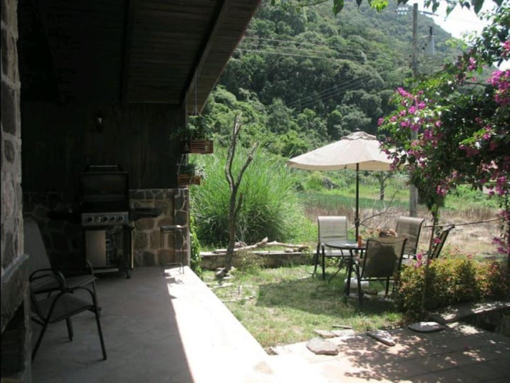 Casa Buenaventura - Cozy Country Cottage With Wooden Ceilings And Stone Walls Within Nature Reserve Panajachel Exterior photo